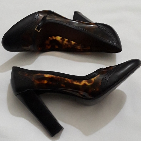 Burberry Leopard Leather/PVC Brouge Pumps - Picture 5 of 15